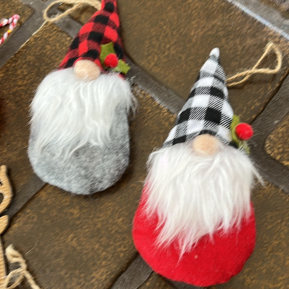 35 Piece Lot of Random Christmas Tree Ornaments - Picture 5 of 11